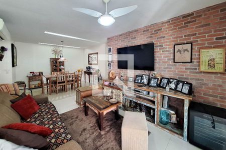 Sala de apartamento à venda com 3 quartos, 127m² em Charitas, Niterói