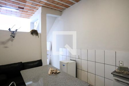 Sala/Cozinha de casa para alugar com 2 quartos, 55m² em Cachoeirinha, Belo Horizonte