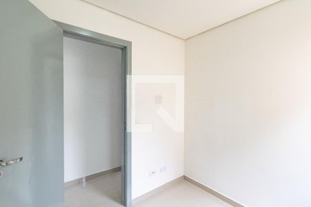 Quarto 2 de casa para alugar com 2 quartos, 90m² em Cidade Domitila, São Paulo