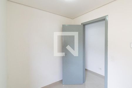 Quarto 2 de casa para alugar com 2 quartos, 90m² em Cidade Domitila, São Paulo