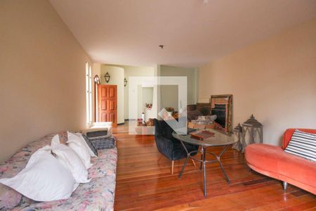 Casa à venda com 4 quartos, 407m² em Buritis, Belo Horizonte