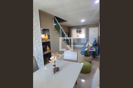 Sala de casa de condomínio à venda com 3 quartos, 210m² em Jacarepaguá, Rio de Janeiro