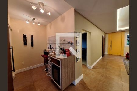 Sala de casa de condomínio à venda com 4 quartos, 340m² em Pendotiba, Niterói