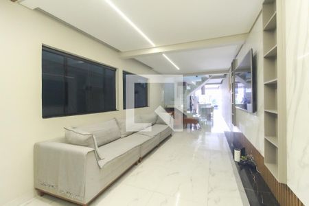 Sala de casa para alugar com 3 quartos, 250m² em Itaquera, São Paulo