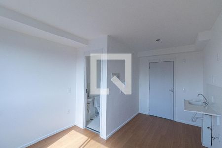 Studio - Cozinha e Área de Serviço  de apartamento para alugar com 1 quarto, 17m² em Itaquera, São Paulo
