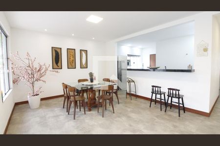 Sala de casa de condomínio para alugar com 4 quartos, 200m² em Bosque do Peró, Cabo Frio