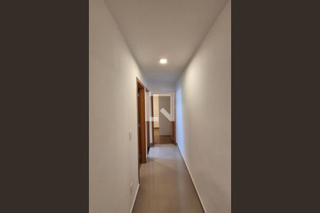 Corredor  de apartamento para alugar com 2 quartos, 48m² em Vila Satúrnia, Campinas