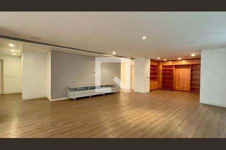 Sala de TV de apartamento à venda com 3 quartos, 355m² em Cerqueira César, São Paulo