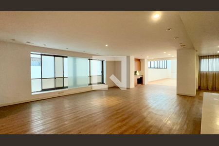 Sala de TV de apartamento à venda com 3 quartos, 355m² em Cerqueira César, São Paulo