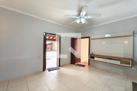 Sala de Estar de casa à venda com 3 quartos, 420m² em Vila Joaquim Inacio, Campinas