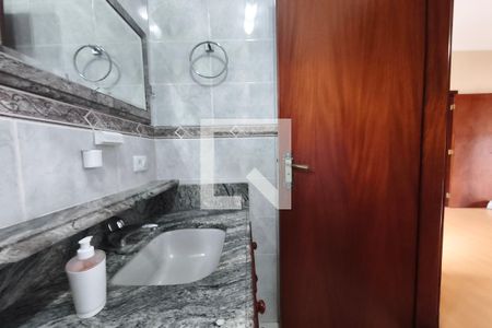 Banheiro Suíte de casa à venda com 3 quartos, 420m² em Vila Joaquim Inacio, Campinas