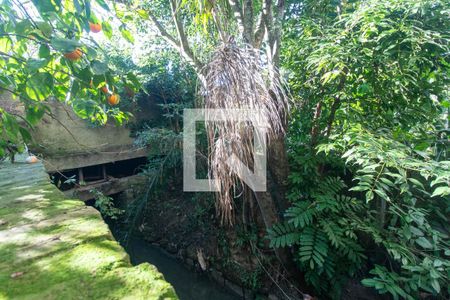 Quintal de casa à venda com 2 quartos, 133m² em Tristeza, Porto Alegre
