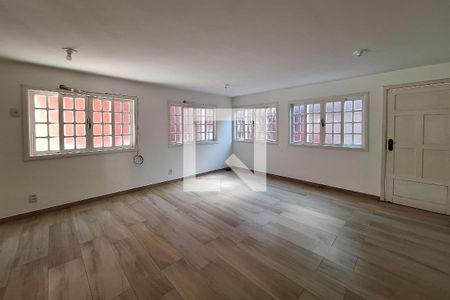 Sala 2 de casa de condomínio à venda com 5 quartos, 350m² em Itaipu, Niterói
