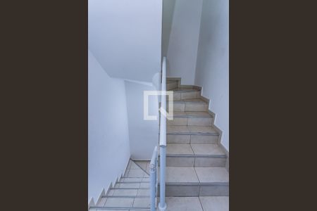 Escada de casa à venda com 2 quartos, 105m² em Jardim Santa Monica, São Paulo