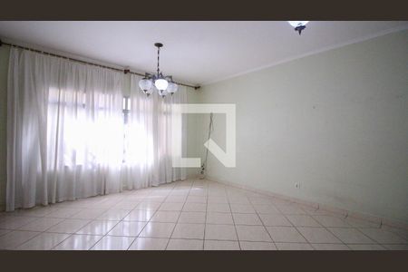 Casa para alugar com 4 quartos, 190m² em Jardim Avelino, São Paulo