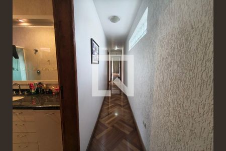 Corredor de casa à venda com 3 quartos, 248m² em Vila Ipojuca, São Paulo
