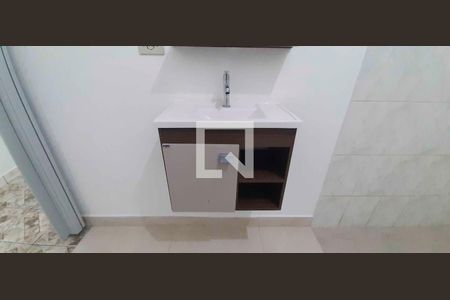 Banheiro de casa para alugar com 1 quarto, 50m² em Bandeiras, Osasco