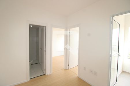 Sala / Cozinha de apartamento para alugar com 2 quartos, 28m² em Vila Santana, São Paulo