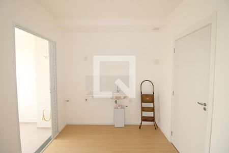 Sala / Cozinha de apartamento para alugar com 2 quartos, 28m² em Vila Santana, São Paulo