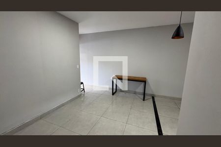 Sala de apartamento para alugar com 1 quarto, 50m² em Duarte Silveira, Petrópolis