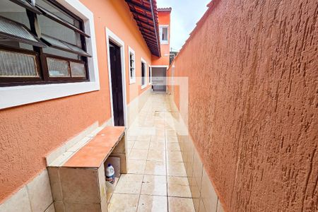 Quintal de casa para alugar com 3 quartos, 121m² em Princesa, Praia Grande