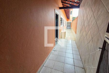 Quintal de casa para alugar com 3 quartos, 121m² em Princesa, Praia Grande