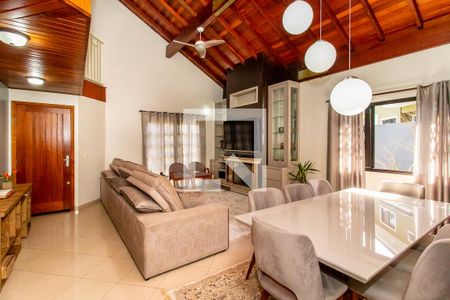 Sala de casa à venda com 4 quartos, 350m² em Cidade Industrial, Curitiba