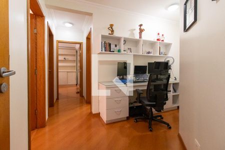 Escritório de casa à venda com 4 quartos, 350m² em Cidade Industrial, Curitiba