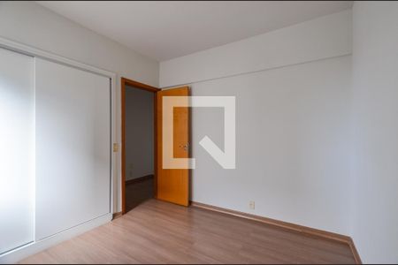 Quarto 2 de apartamento para alugar com 3 quartos, 110m² em Funcionários, Belo Horizonte