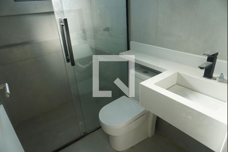 Banheiro da Suíte de casa de condomínio à venda com 2 quartos, 131m² em Alphaville, Santana de Parnaíba