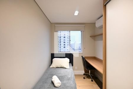 Quarto 1 de apartamento para alugar com 1 quarto, 40m² em Cidade Jardim, São Paulo