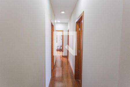 Corredor de apartamento à venda com 4 quartos, 140m² em Santo Antônio, Belo Horizonte