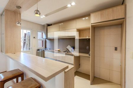 Cozinha de casa para alugar com 3 quartos, 209m² em Jardim Sabará, Porto Alegre