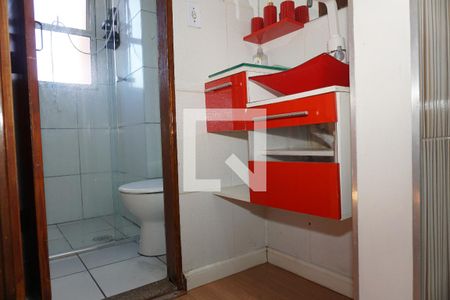 Lavabo de apartamento para alugar com 2 quartos, 45m² em Parque Pirajussara, Embu das Artes
