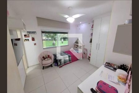 Quarto de casa de condomínio para alugar com 4 quartos, 350m² em Caxito, Maricá