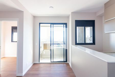 Sala  de apartamento para alugar com 2 quartos, 39m² em Presidente Altino, Osasco