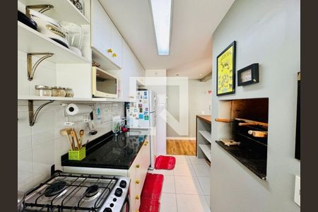 Cozinha de apartamento para alugar com 2 quartos, 68m² em Petrópolis, Porto Alegre