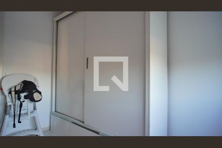 Quarto 1 de apartamento para alugar com 3 quartos, 69m² em Vila Ipiranga, Porto Alegre
