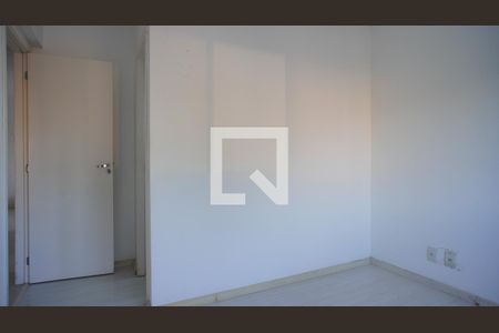 Quarto 2 de apartamento para alugar com 3 quartos, 69m² em Vila Ipiranga, Porto Alegre
