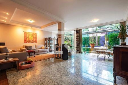 Casa à venda com 4 quartos, 189m² em Vila Madalena, São Paulo