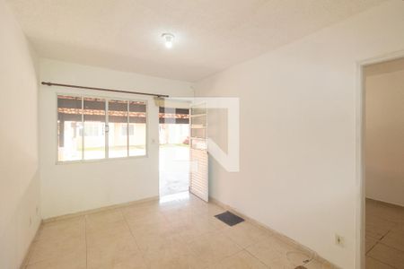 Sala de casa de condomínio para alugar com 2 quartos, 100m² em Campo Grande, Rio de Janeiro