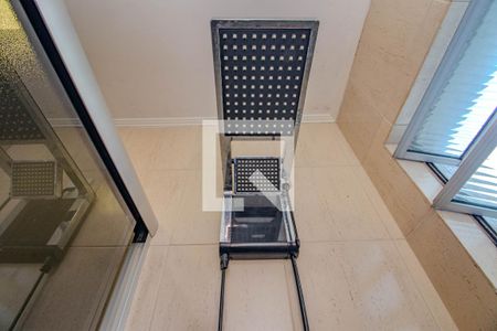 Banheiro de apartamento à venda com 1 quarto, 40m² em Passo D’areia, Porto Alegre