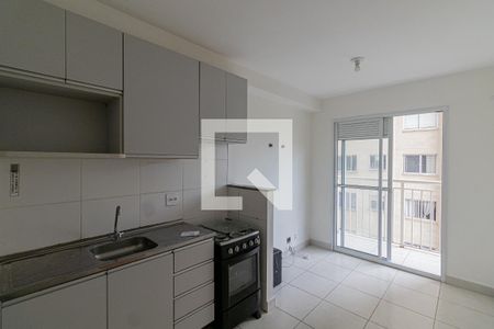Sala/Cozinha/Área de Serviço  de apartamento para alugar com 1 quarto, 40m² em Vila Penteado, São Paulo