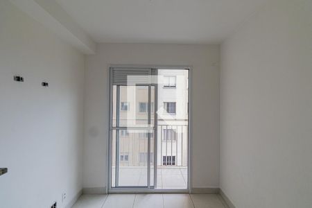 Sala/Cozinha/Área de Serviço  de apartamento para alugar com 1 quarto, 40m² em Vila Penteado, São Paulo