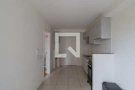 Sala/Cozinha/Área de Serviço  de apartamento para alugar com 1 quarto, 40m² em Vila Penteado, São Paulo