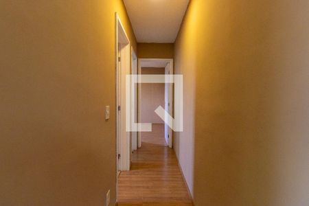 Corredor de apartamento para alugar com 2 quartos, 48m² em Chácara Granja Velha, Cotia