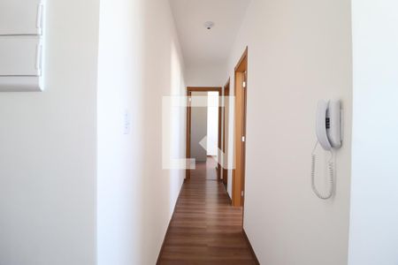 Corredor de apartamento para alugar com 2 quartos, 45m² em Jardim Inconfidencia, Uberlândia