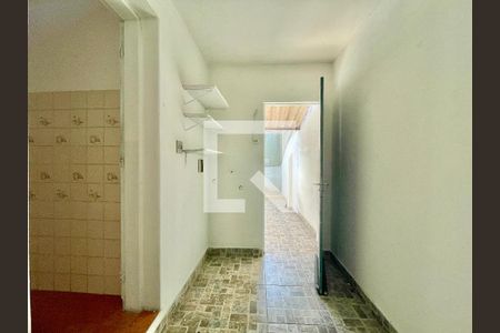 Sala de casa para alugar com 1 quarto, 40m² em Santo Andre, Belo Horizonte
