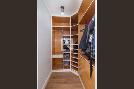 Closet do Quarto 1 de apartamento para alugar com 2 quartos, 55m² em Cangaiba, São Paulo