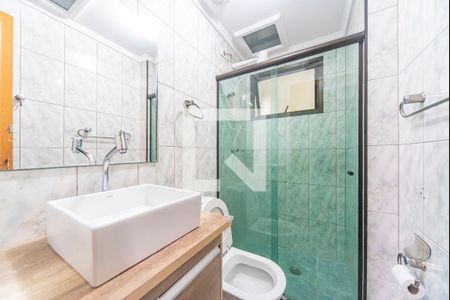 Banheiro  de apartamento para alugar com 3 quartos, 75m² em Vila Apiai, Santo André